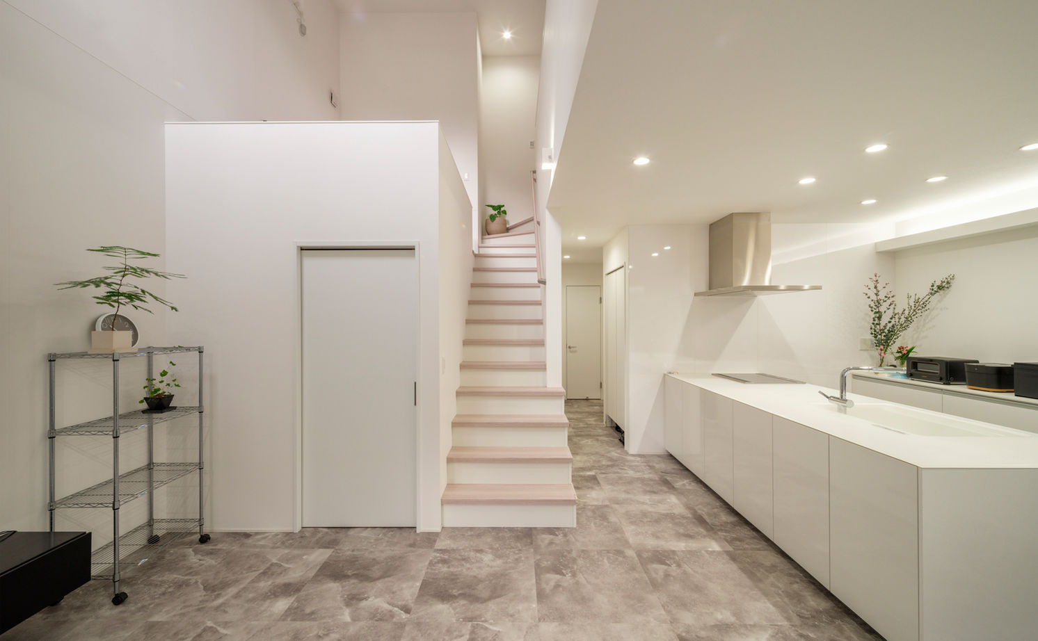 KEIJI一級建築士事務所 【京都市・2000万円台・間取り図・30坪台】スキップフロアを利用したおしゃれな書斎と家事がラクになる動線の建築実例画像