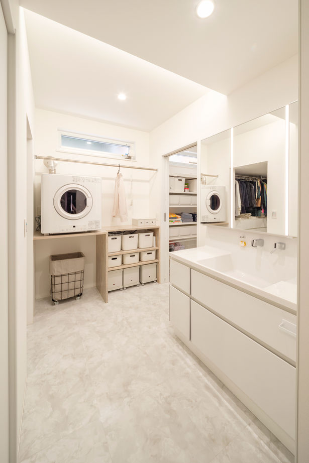 KEIJI一級建築士事務所 【京都市・2000万円台・間取り図・30坪台】スキップフロアを利用したおしゃれな書斎と家事がラクになる動線の建築実例画像6