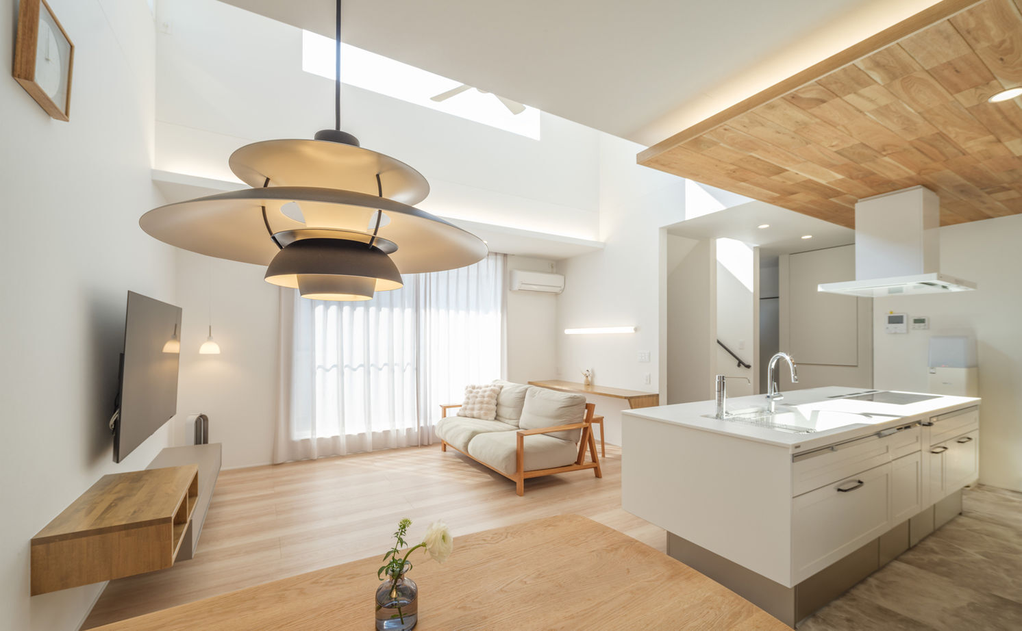 KEIJI一級建築士事務所 【京都・2階リビング・間取り図・2000万円台・30坪台】真っ白なアイランドキッチンで家事ラク仕様の住まいの建築実例画像3