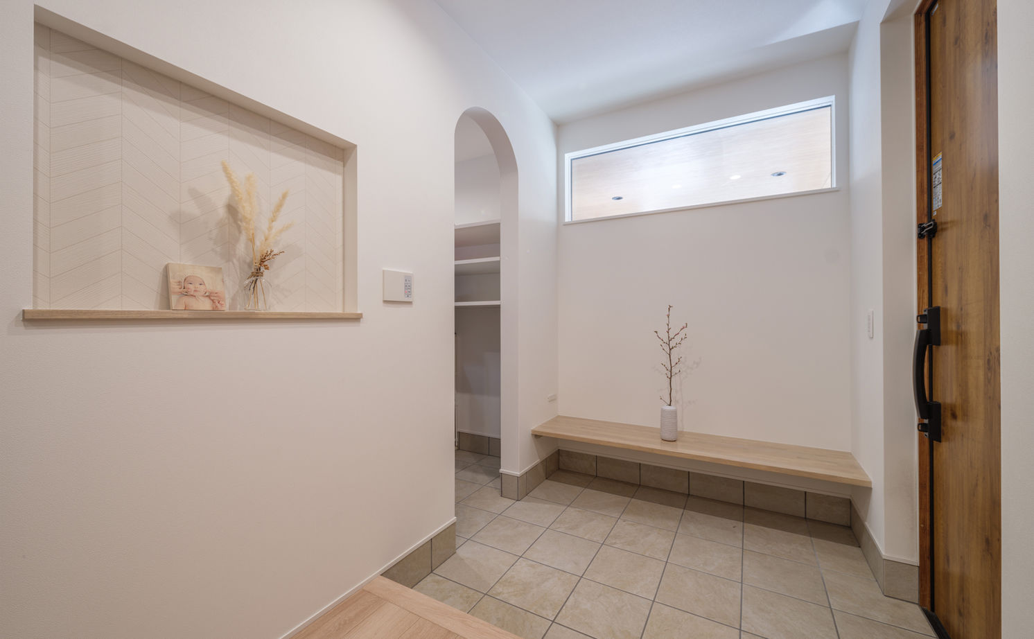 KEIJI一級建築士事務所 【京都・2階リビング・間取り図・2000万円台・30坪台】真っ白なアイランドキッチンで家事ラク仕様の住まいの建築実例画像4