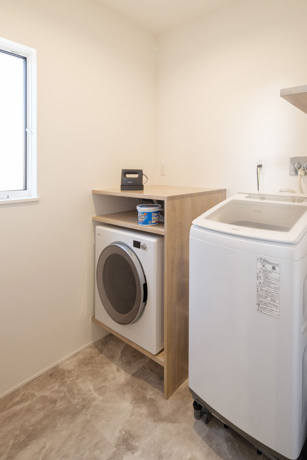 KEIJI一級建築士事務所 【京都・2階リビング・間取り図・2000万円台・30坪台】真っ白なアイランドキッチンで家事ラク仕様の住まいの建築実例画像7