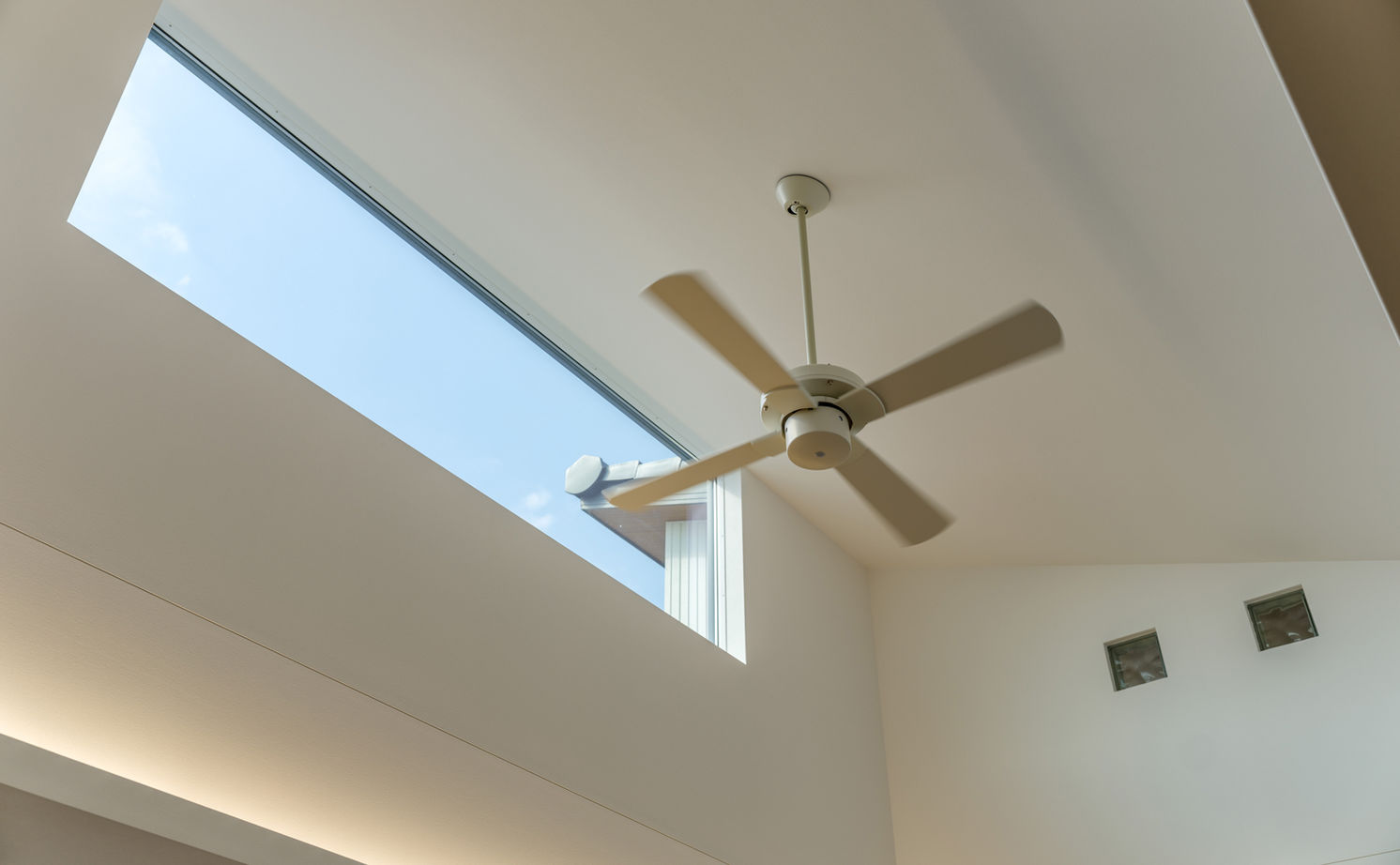 KEIJI一級建築士事務所 【京都・2階リビング・間取り図・2000万円台・30坪台】真っ白なアイランドキッチンで家事ラク仕様の住まいの建築実例画像14