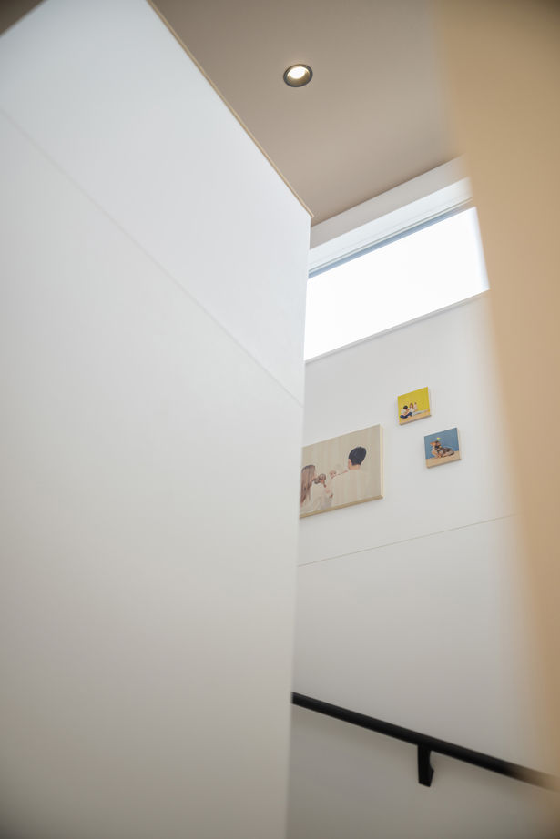 KEIJI一級建築士事務所 【京都・2階リビング・間取り図・2000万円台・30坪台】真っ白なアイランドキッチンで家事ラク仕様の住まいの建築実例画像15