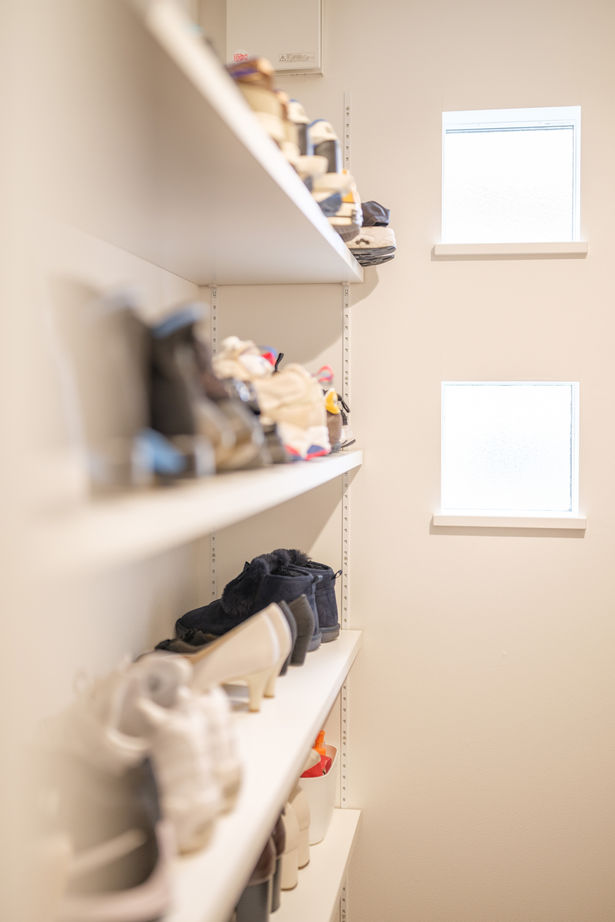 KEIJI一級建築士事務所 【京都・2階リビング・間取り図・2000万円台・30坪台】真っ白なアイランドキッチンで家事ラク仕様の住まいの建築実例画像18