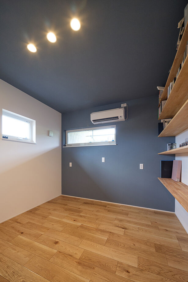 KEIJI一級建築士事務所 【W断熱・2階LDK・4000万円台・50坪台・二世帯住宅】天井梁を工夫 愛猫も子どもものびのびアトリエのある家の建築実例画像13