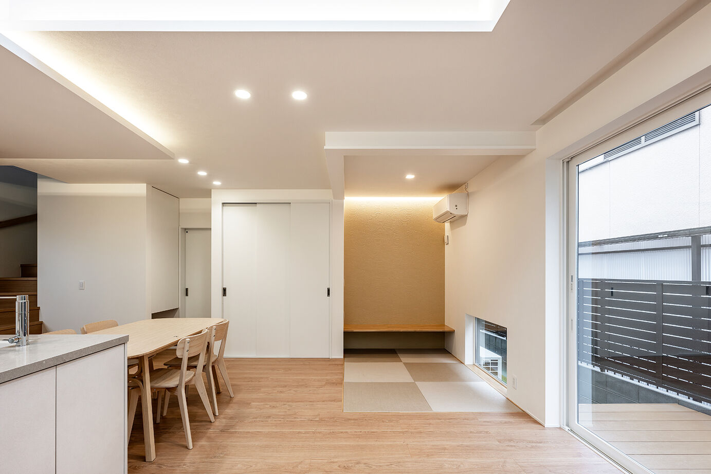 KEIJI一級建築士事務所 【W断熱・間取り図・2000万円台・28坪】夏涼しく、冬は暖か。吹き抜け大空間で、子育て家族も愛犬も快適にの建築実例画像6