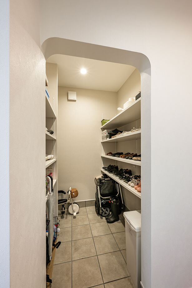 KEIJI一級建築士事務所 【W断熱・間取り図・2000万円台・28坪】夏涼しく、冬は暖か。吹き抜け大空間で、子育て家族も愛犬も快適にの建築実例画像17