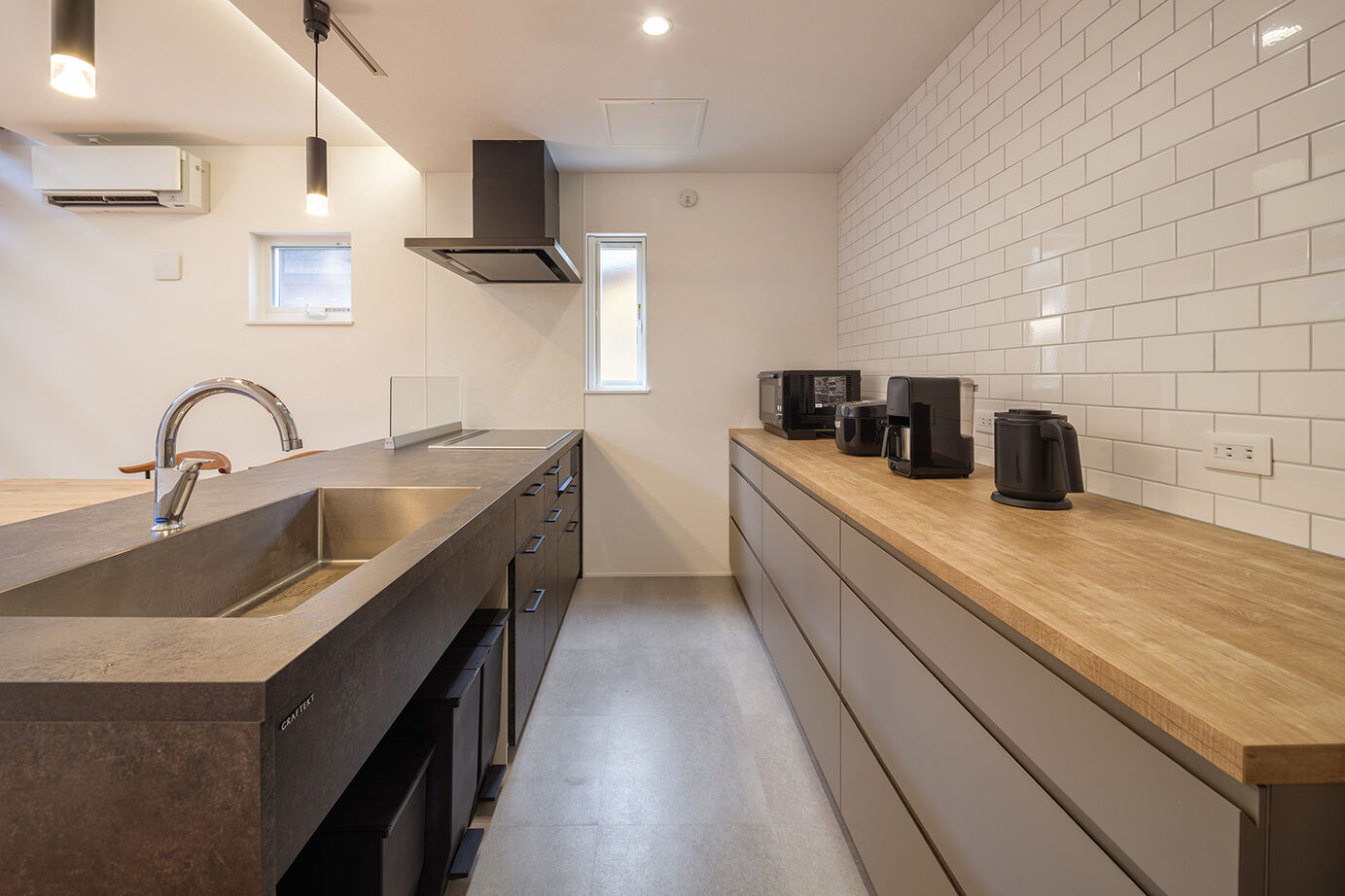 KEIJI一級建築士事務所 【吹き抜け・小上がり・間接照明】空の見える高窓がお気に入り。高性能+床暖房で冬暖かく、光熱費も削減の建築実例画像4