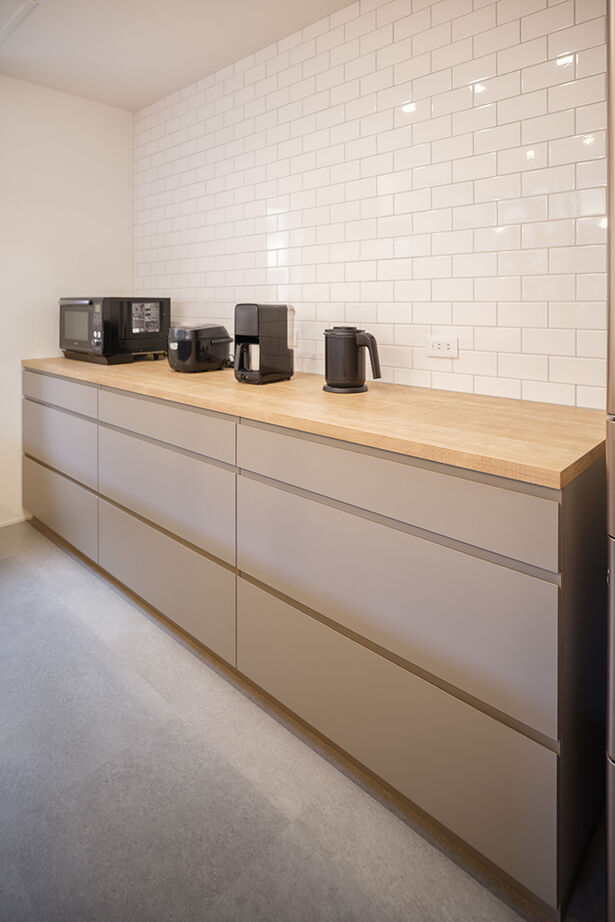 KEIJI一級建築士事務所 【吹き抜け・小上がり・間接照明】空の見える高窓がお気に入り。高性能+床暖房で冬暖かく、光熱費も削減の建築実例画像5