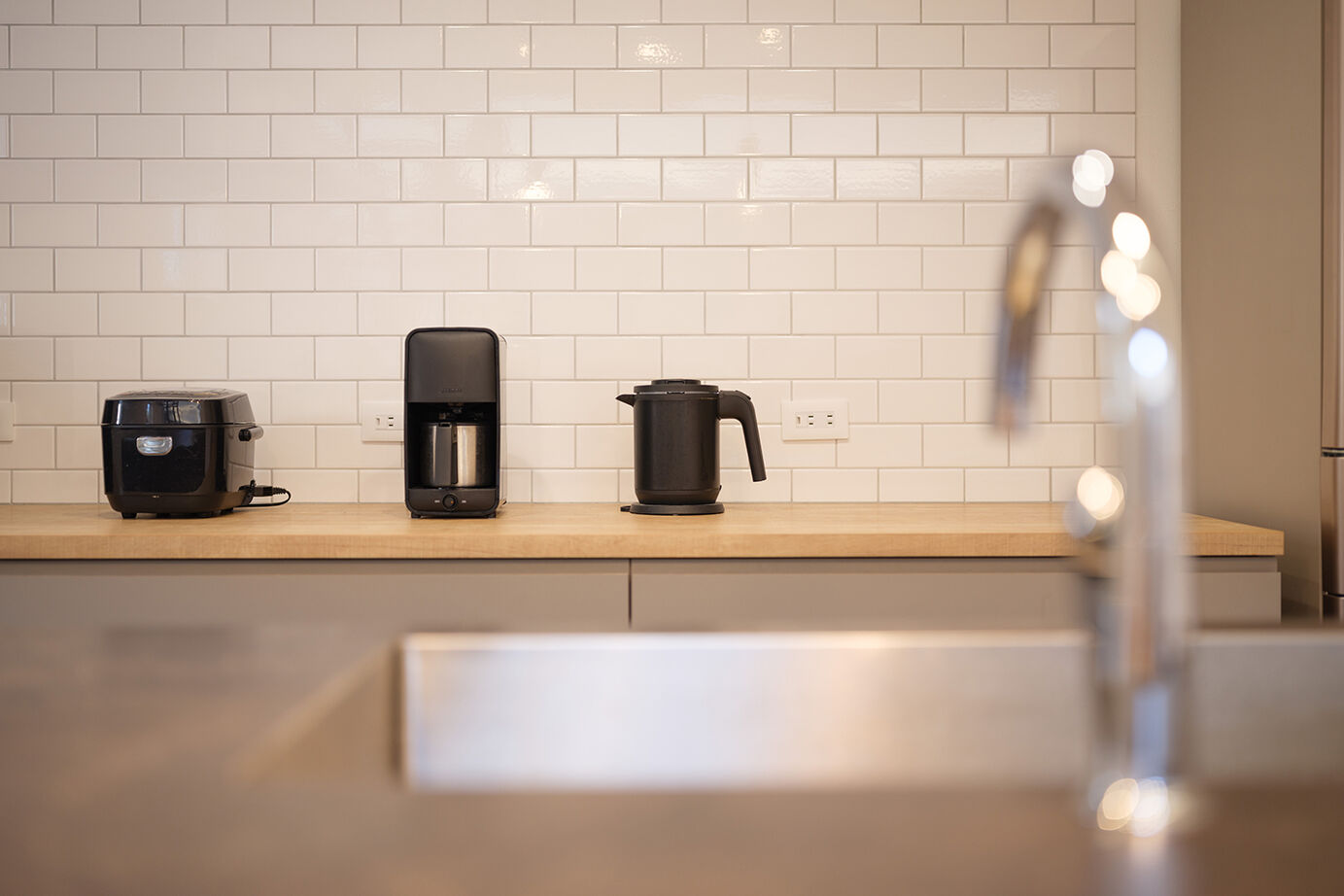 KEIJI一級建築士事務所 【吹き抜け・小上がり・間接照明】空の見える高窓がお気に入り。高性能+床暖房で冬暖かく、光熱費も削減の建築実例画像6