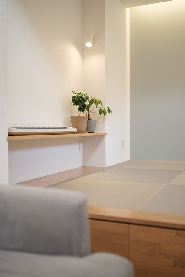 KEIJI一級建築士事務所 【吹き抜け・小上がり・間接照明】空の見える高窓がお気に入り。高性能+床暖房で冬暖かく、光熱費も削減の建築実例画像9