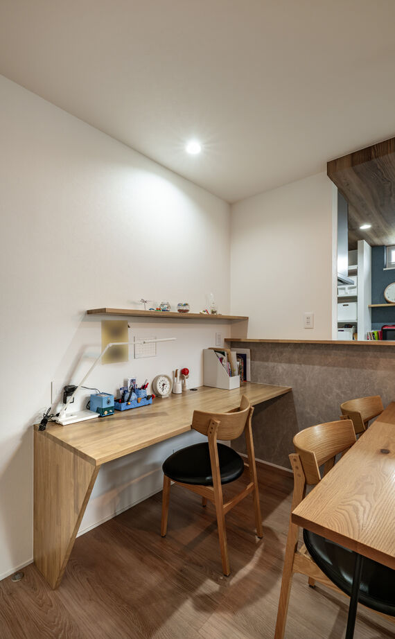 KEIJI一級建築士事務所 【京都・2000万円台・30坪】W断熱の効果を実感。毎日の家事や身支度が楽しくなる明るく開放的な吹抜けの家の建築実例画像7