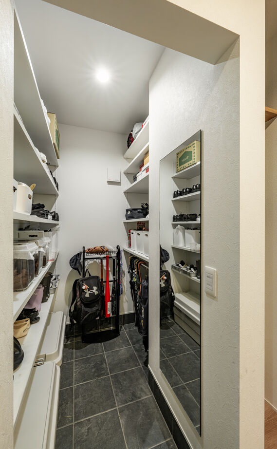 KEIJI一級建築士事務所 【京都・2000万円台・30坪】W断熱の効果を実感。毎日の家事や身支度が楽しくなる明るく開放的な吹抜けの家の建築実例画像15