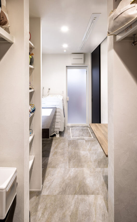 KEIJI一級建築士事務所 【京都・2000万円台・30坪・間取り有】1階で暮らしが完結。家事動線にこだわったホテルライクな吹抜けの家の建築実例画像9