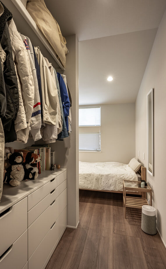 KEIJI一級建築士事務所 【京都・2000万円台・26坪・間取り有】京都ならではの敷地に2階建て。設計士の配慮が詰まった収納多彩な家の建築実例画像6