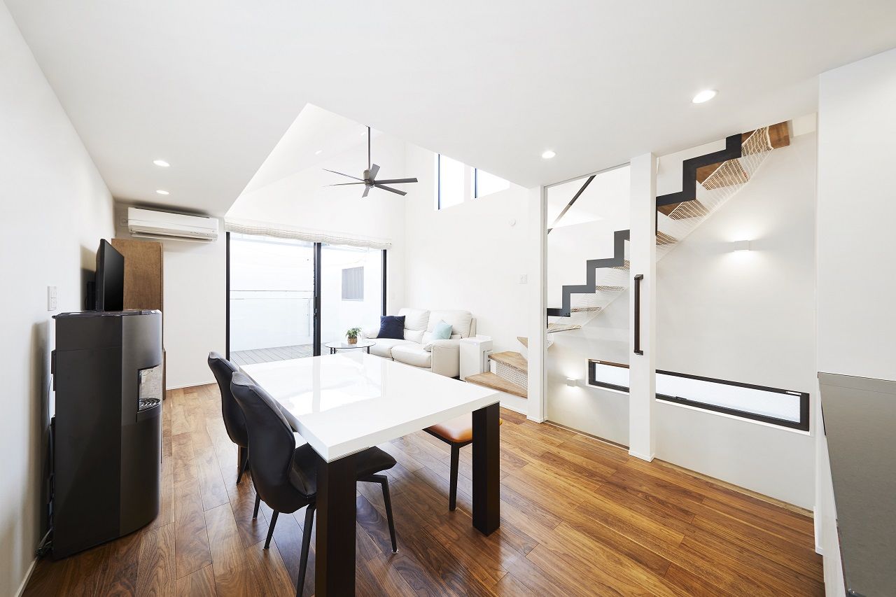 ダイヤビルト 【20坪台/間取り/3階建て/バルコニー/吹き抜け】狭小地でも実現した開放感たっぷりのガレージハウスの建築実例画像8