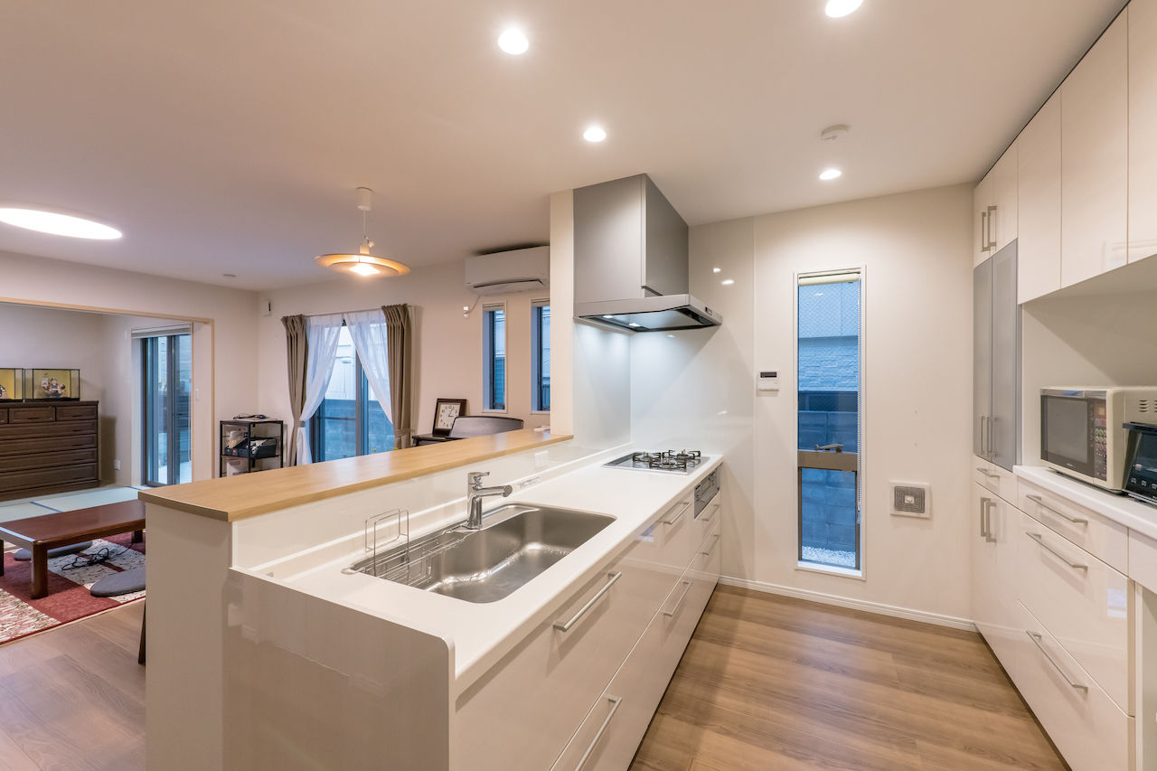 ダイヤビルト 【間取り図有/30坪台/パントリー/和モダン】世代を超え愛着を受継ぐ、 たっぷり採光・効率的な家事導線の家の建築実例画像4