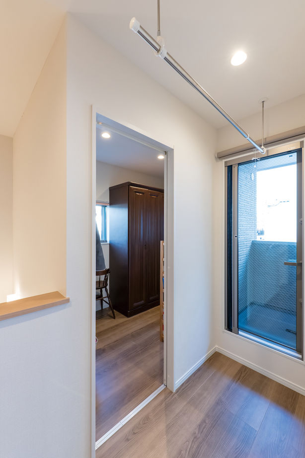 ダイヤビルト 【間取り図有/30坪台/パントリー/和モダン】世代を超え愛着を受継ぐ、 たっぷり採光・効率的な家事導線の家の建築実例画像8