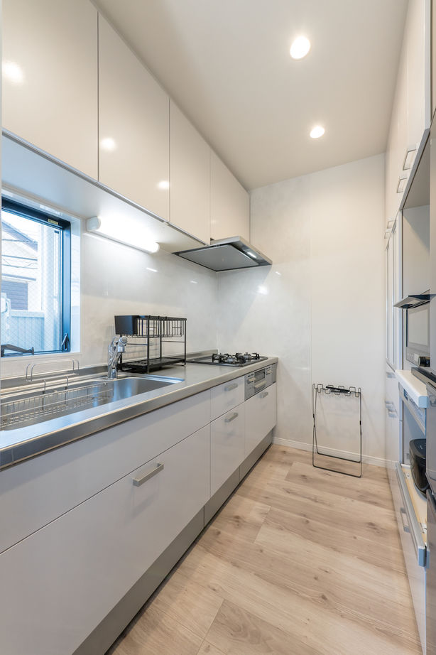 ダイヤビルト 【間取り/3階建て/ビルトインガレージ】光の射すL字型バルコニー。プライバシーにも配慮したガレージハウスの建築実例画像7