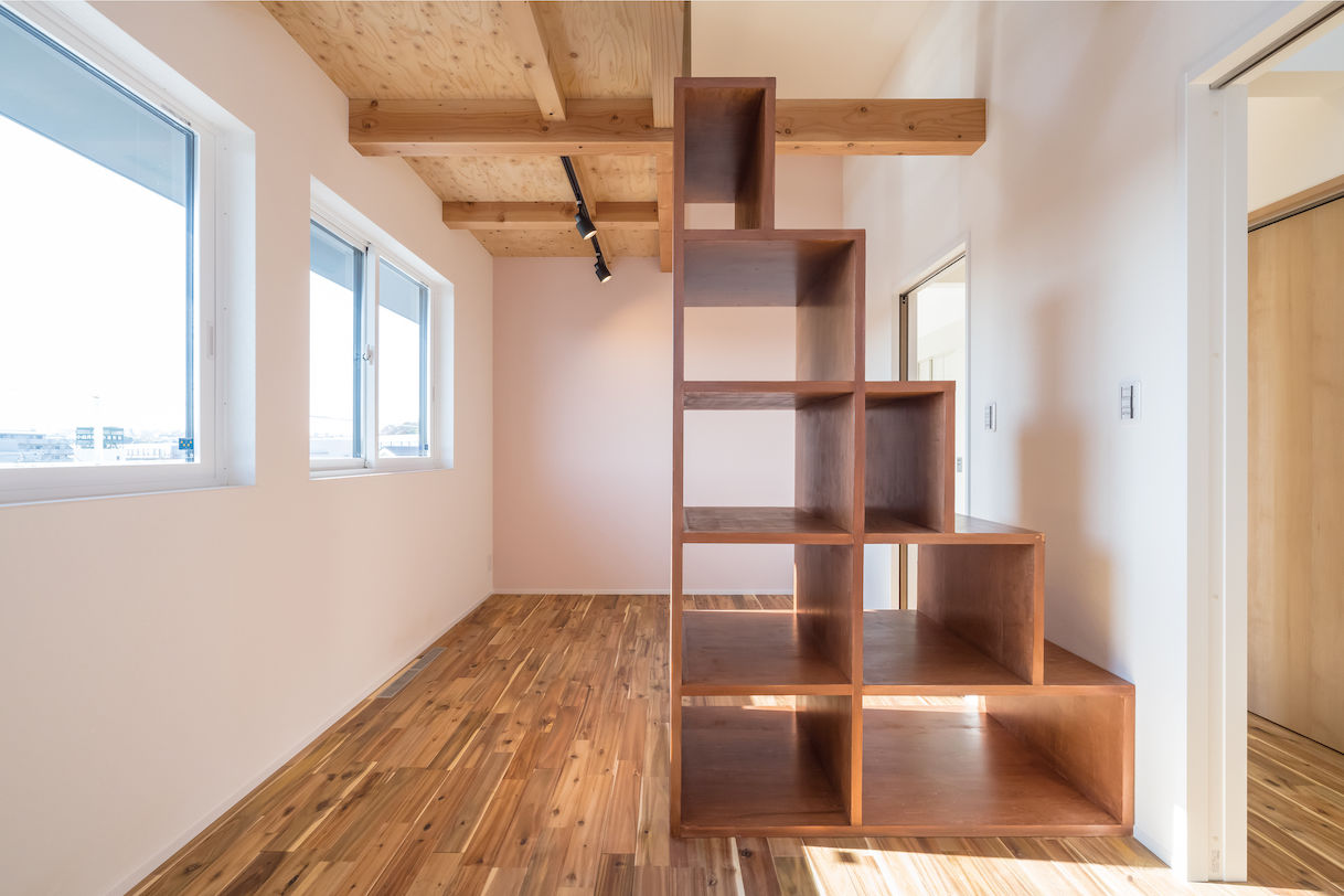 ダイヤビルト 【間取り/二世帯住宅/吹き抜け/書斎】程よい距離感を保ちながら、つながりを大切にできる二世帯の住まいの建築実例画像7