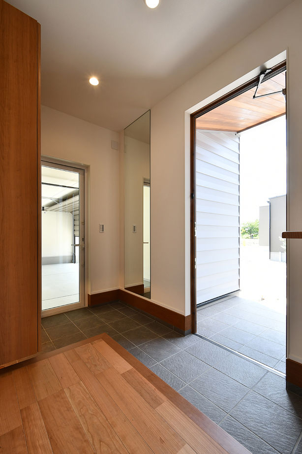 太平ハウス・ラボ 【富山市／長期優良住宅／45.4坪／インナーガレージの家】長年夢見続けてきた、車と一緒に暮らす家が実現！の建築実例画像9