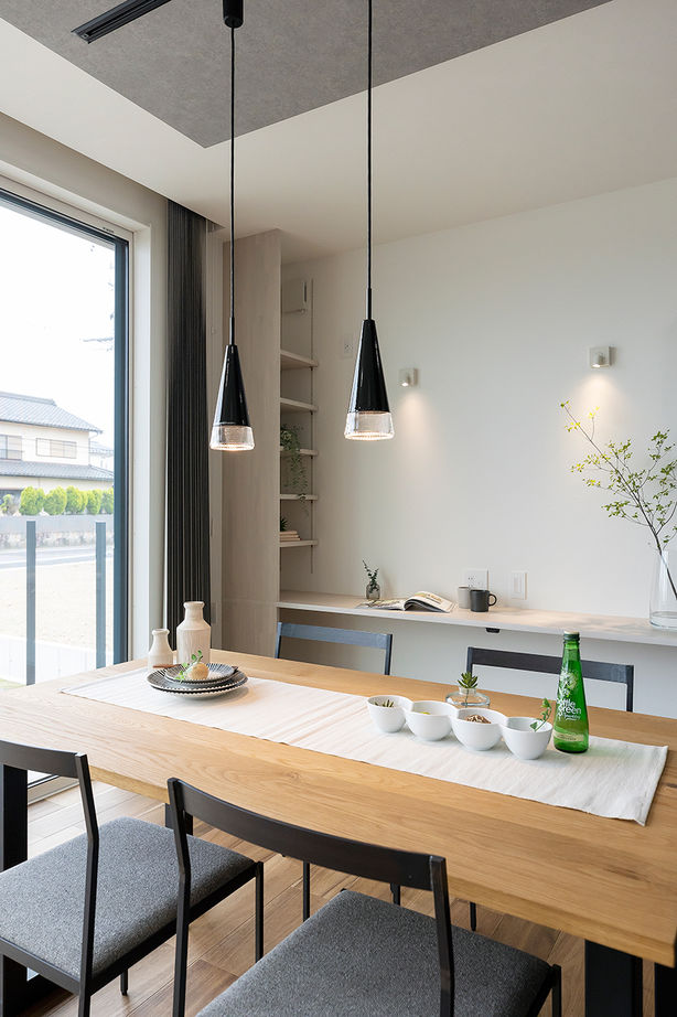 アトラクトホーム 【半平屋スタイル×間取り図有】スムーズな生活動線を叶えた、軒裏が映える半平屋のデザイン住宅の建築実例画像5