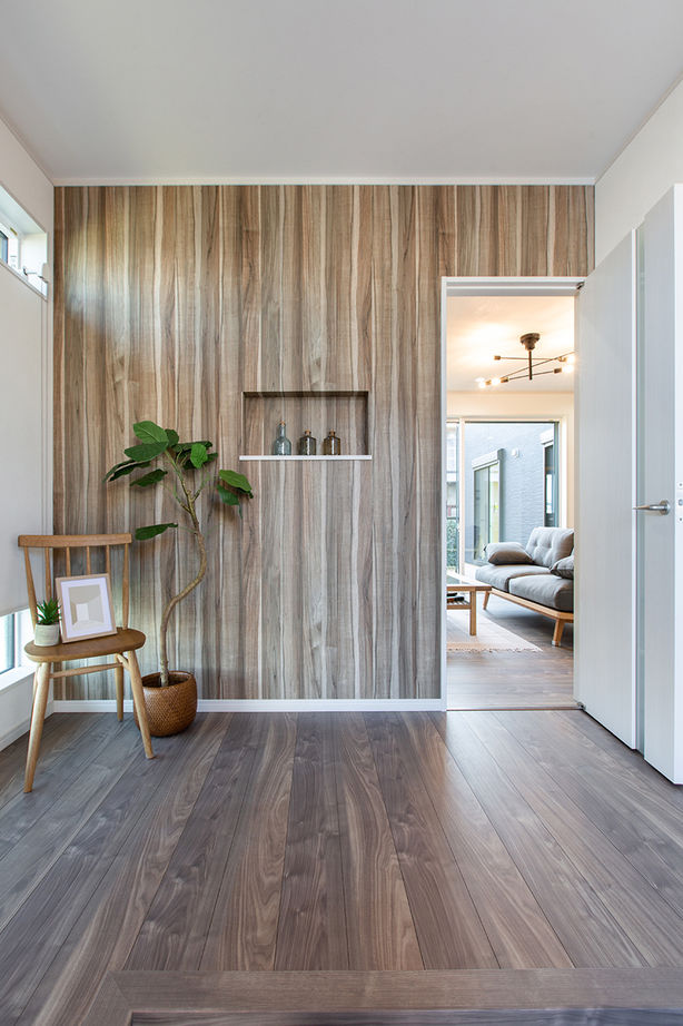 アトラクトホーム 【平屋×間取り図有×1000万円台】陽光を導くL字型平屋。安全な固定階段付きの小屋裏収納で収納量も◎の建築実例画像3