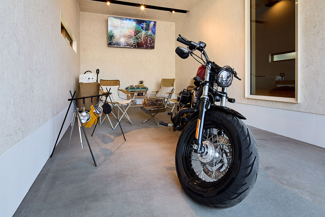 インベイックス 【立川市/30坪台/免震住宅/ガレージ】暮らしやすさと遊び心に加え、HEAT20 G2の高い性能も持つ省エネ住宅の建築実例画像5