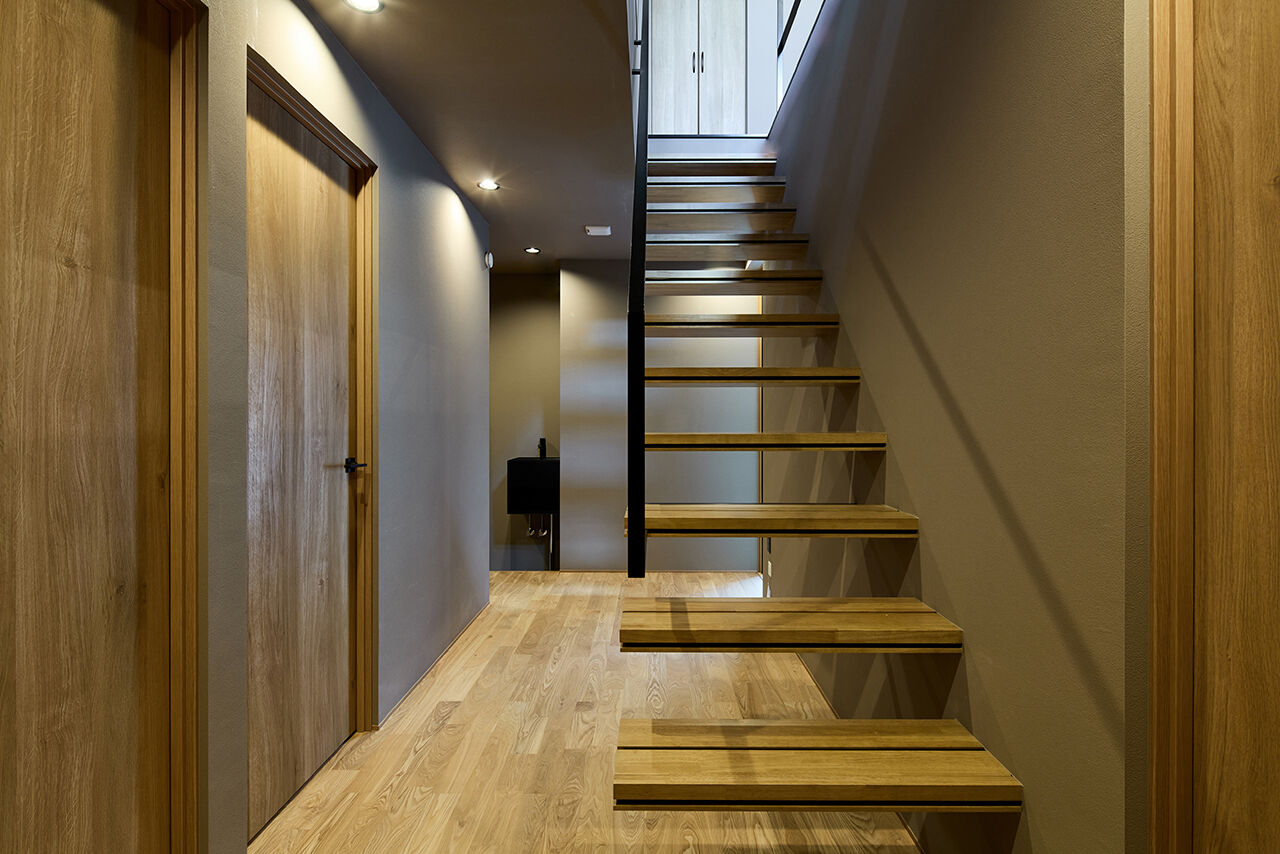 インベイックス 【立川市/30坪台/免震住宅/ガレージ】暮らしやすさと遊び心に加え、HEAT20 G2の高い性能も持つ省エネ住宅の建築実例画像6