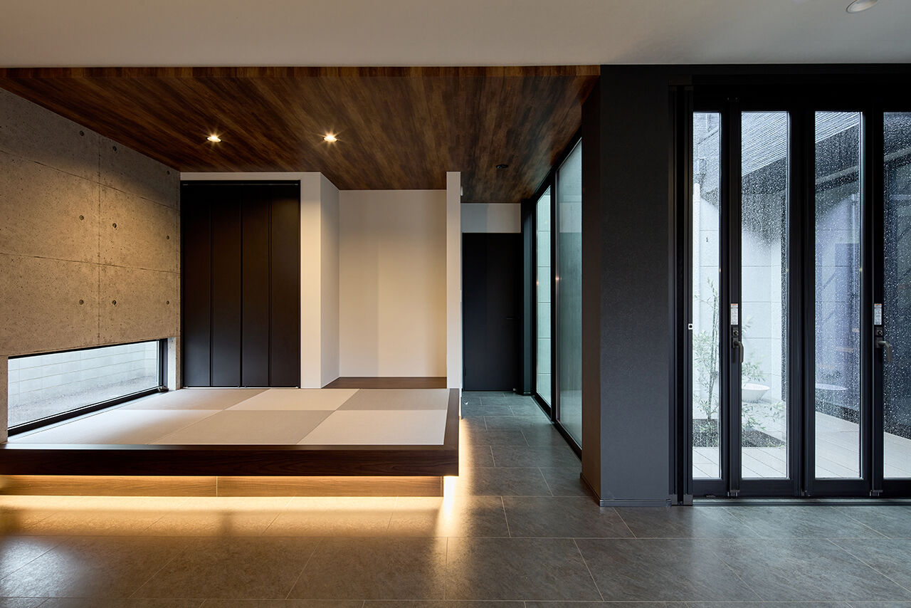 インベイックス 【調布市/40坪台/免震住宅/中庭】プライバシー確保と屋外の開放感を両立したパティオのある家の建築実例画像3