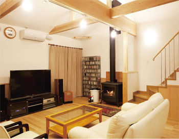 池田建設　oh!!one house. 薪ストーブの暖かさが広がる天井高6ｍロフト付きの平屋の建築実例画像2