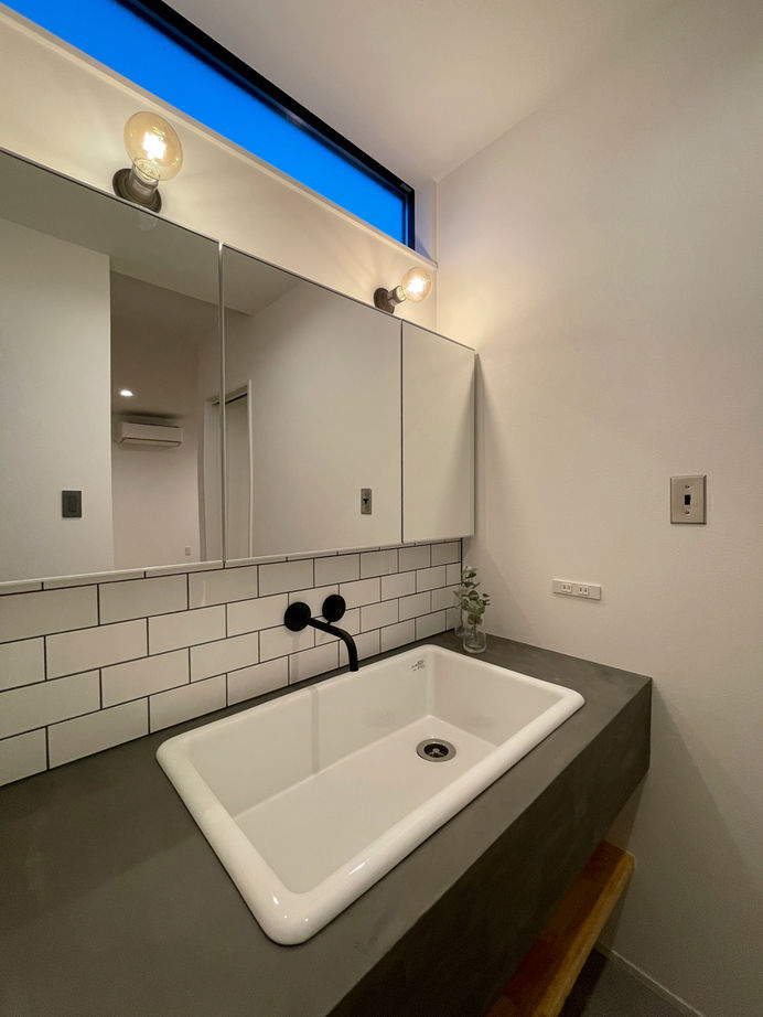 池田建設　oh!!one house. 【2000万円台｜間取り有】無垢とモルタルのナチュラルモダン。平屋のように暮らせるスクエアな家の建築実例画像3