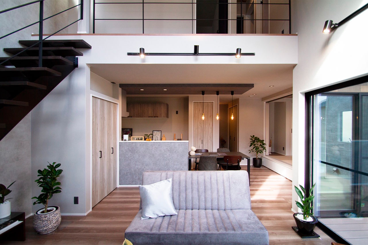 池田建設　oh!!one house. 【2000万円台｜間取り有】インテリアはグレーでまとめて。ウッドデッキ、吹抜リビングのある子育てハウスの建築実例画像3