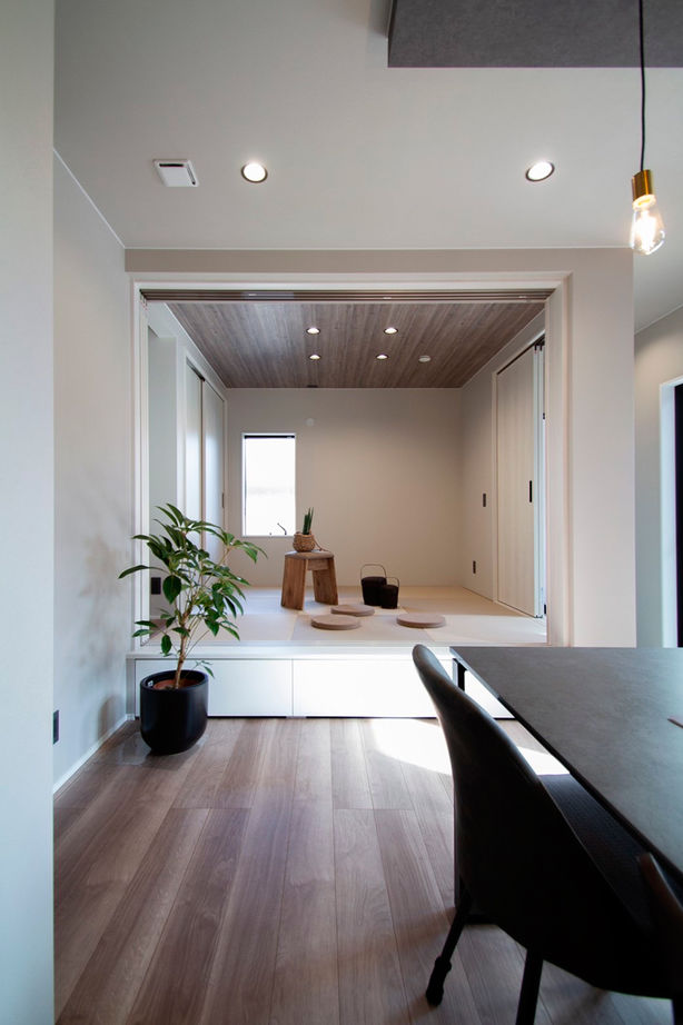 池田建設　oh!!one house. 【2000万円台｜間取り有】インテリアはグレーでまとめて。ウッドデッキ、吹抜リビングのある子育てハウスの建築実例画像7