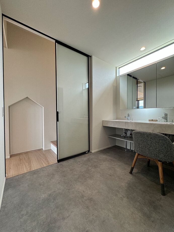 池田建設　oh!!one house. 【伊勢市｜ガレージハウス×スキップフロア｜間取り有】タテの空間を使いこなした居場所がたくさんある家の建築実例画像8