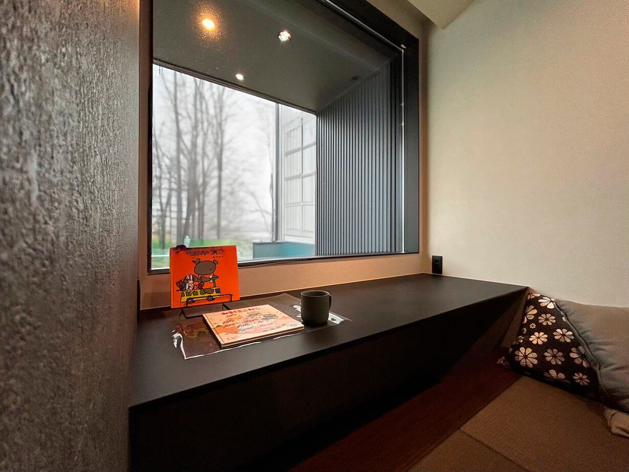 池田建設　oh!!one house. 【松阪市｜30坪台｜間取り有】黒＆グレーのインテリアがオシャレ。平屋的に暮らせるホテルライクな家の建築実例画像5