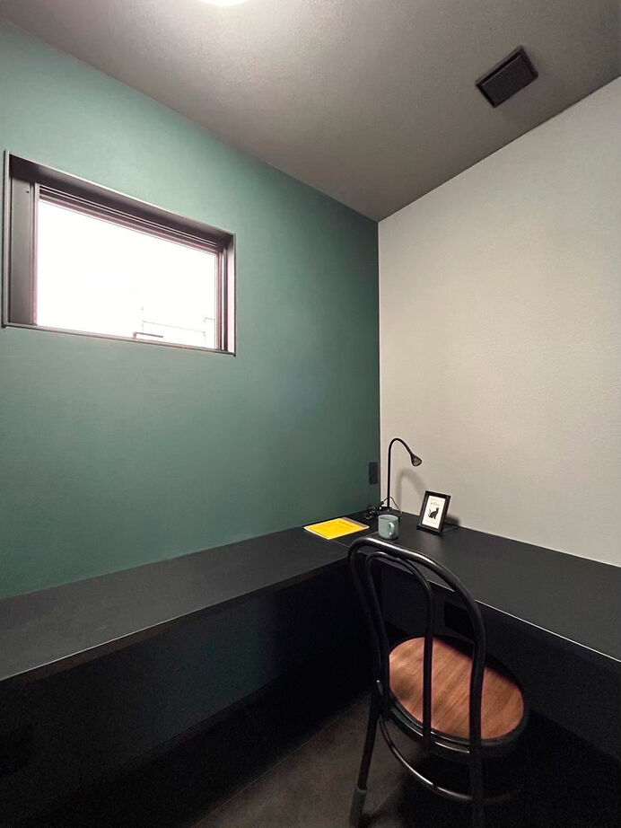 池田建設　oh!!one house. 【松阪市｜30坪台｜間取り有】黒＆グレーのインテリアがオシャレ。平屋的に暮らせるホテルライクな家の建築実例画像10