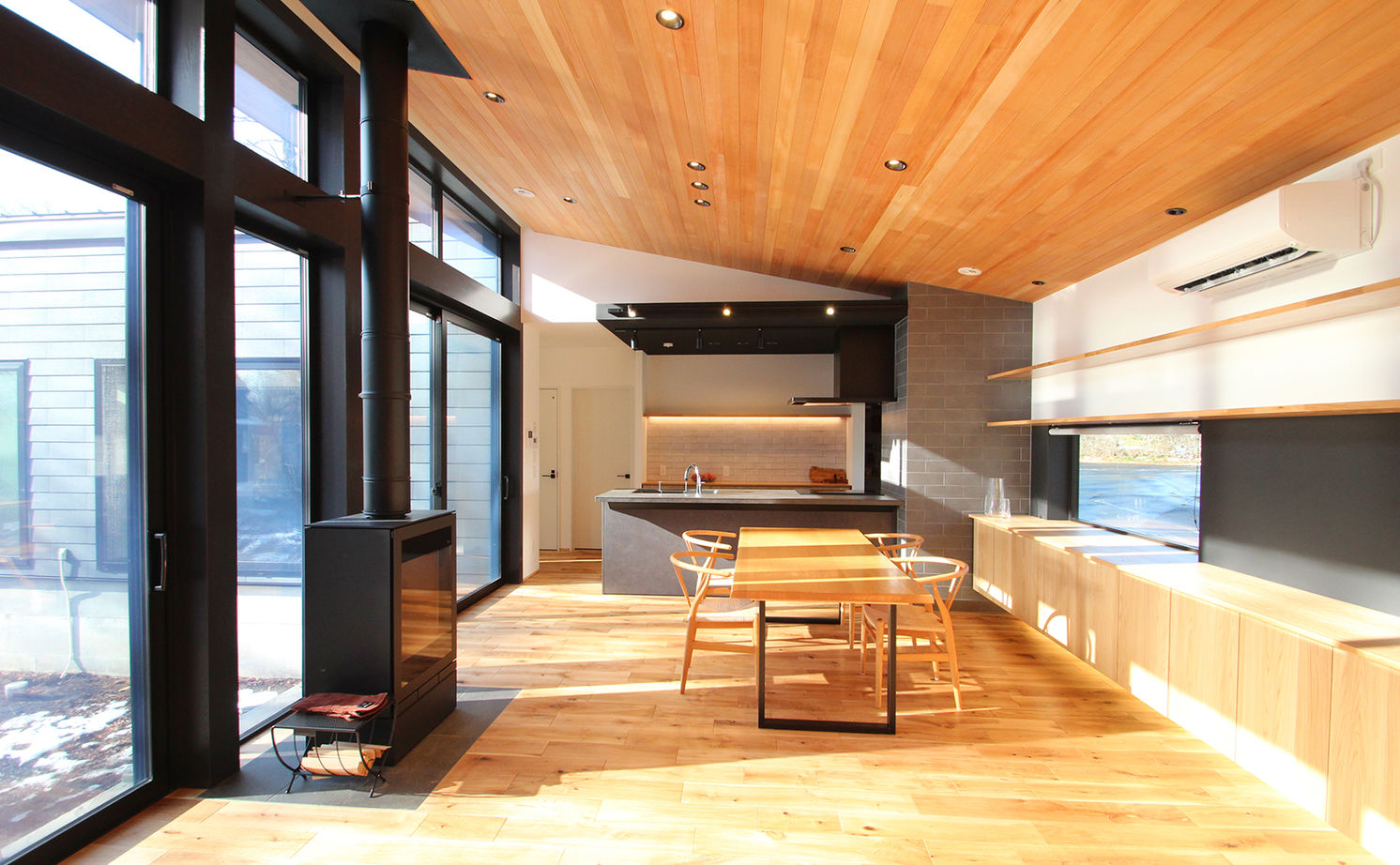 菅原工務店 【蔵王のセカンドハウス｜間取図有｜平屋｜3000万円｜ビルトインガレージ】春夏秋冬を謳歌する充実のセカンドハウスの建築実例画像2