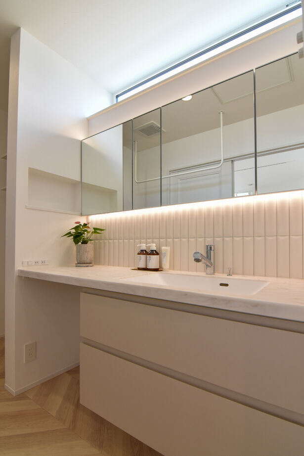 菅原工務店 【大崎市/アイランドキッチン/スケルトン階段】大人かわいいインテリアの家の建築実例画像5