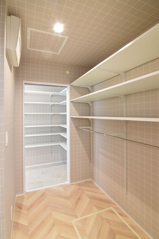 菅原工務店 【大崎市/アイランドキッチン/スケルトン階段】大人かわいいインテリアの家の建築実例画像8