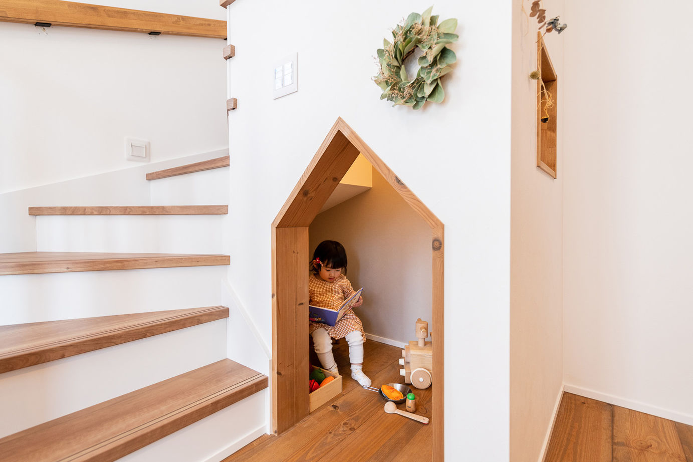 竹内建設 【札幌市/2000万円台/4LDK】お気に入り素材にこだわった北欧デザインの三角屋根の家の建築実例画像7