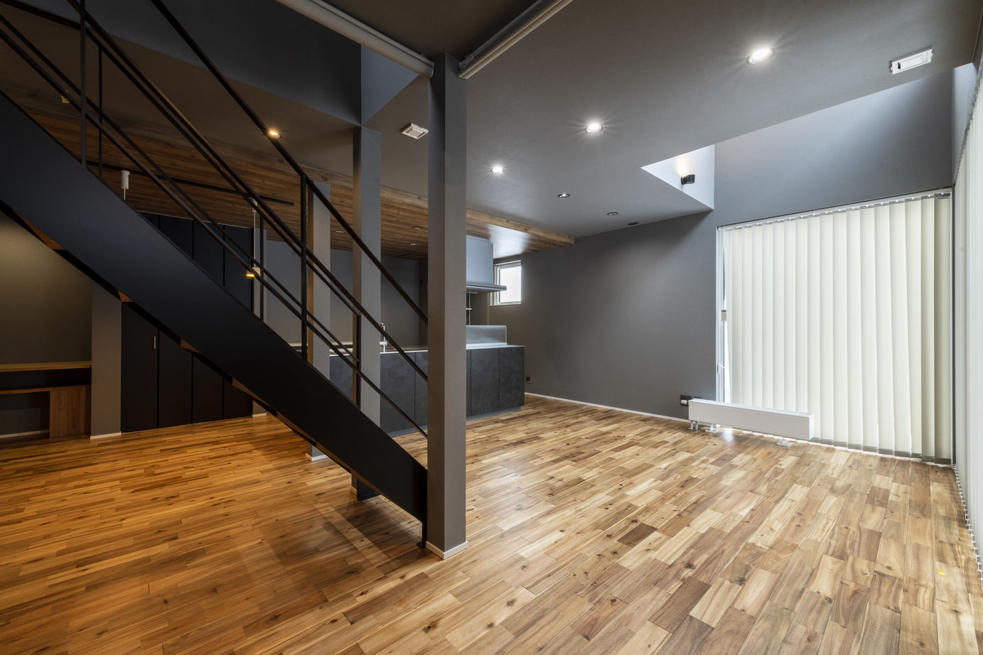竹内建設 【札幌市/モノトーン×シンプルモダン】階段が家の中心にあるオトナかっこいい家の建築実例画像6