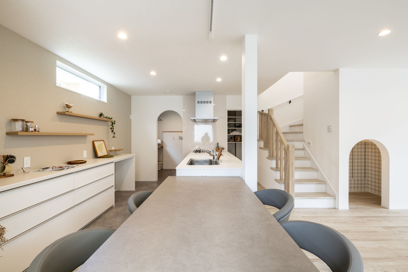 竹内建設 【江別市/2000万円台/ヌック×グレージュインテリア】暮らしを楽しむグレージュの三角屋根の家の建築実例画像5