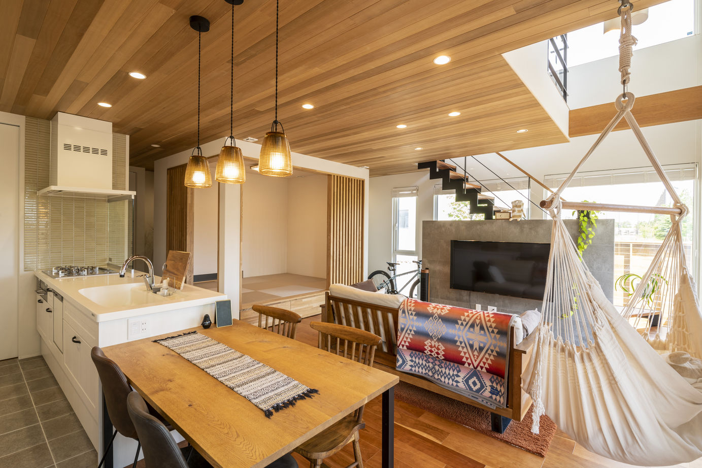 竹内建設 【札幌市/4LDK/自然素材×土間】大きな窓のある木が香る家の建築実例画像5