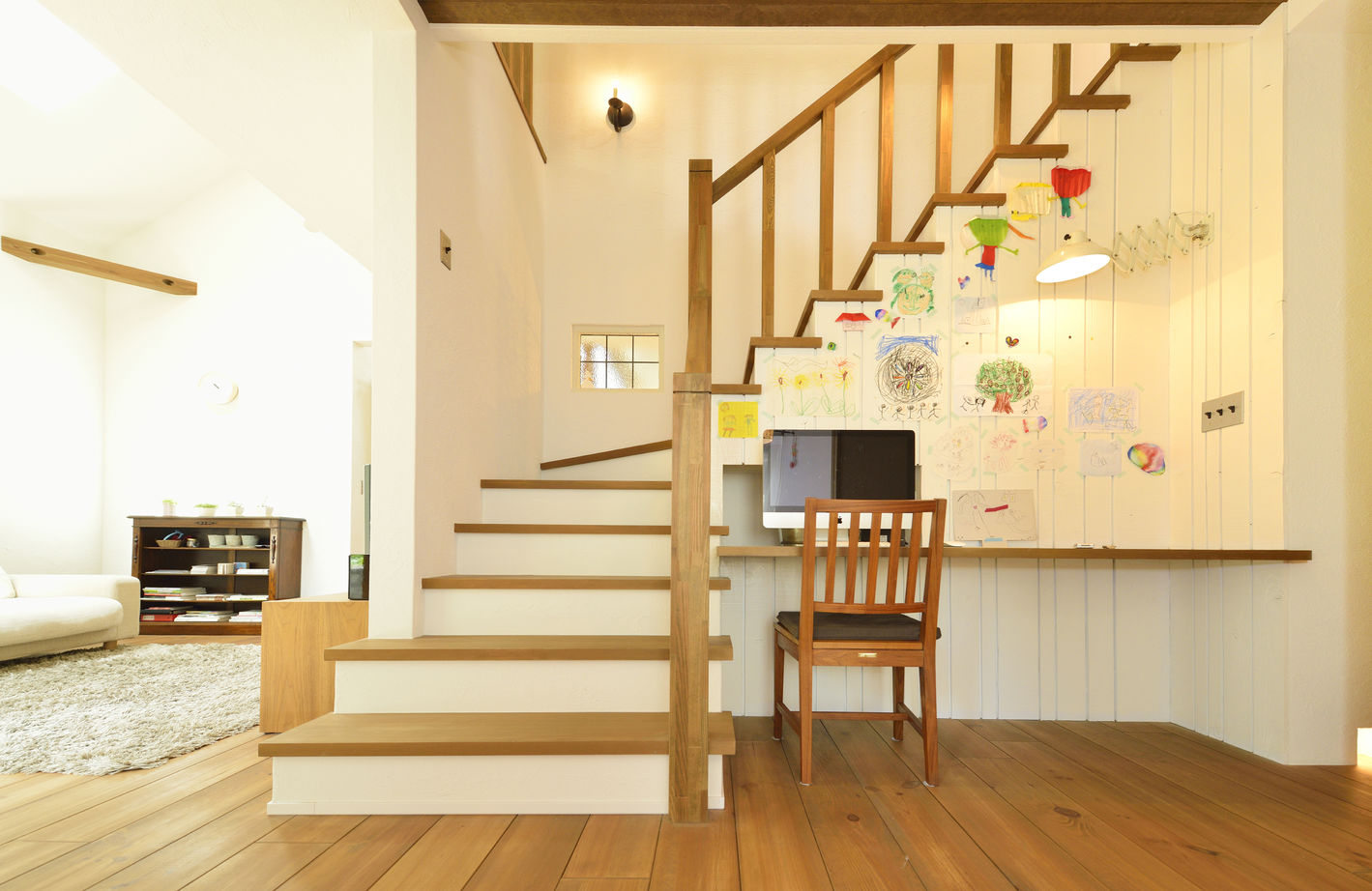 竹内建設 【札幌市/ビルトインガレージ/吹き抜け】楽しめるカフェ風の家の建築実例画像9