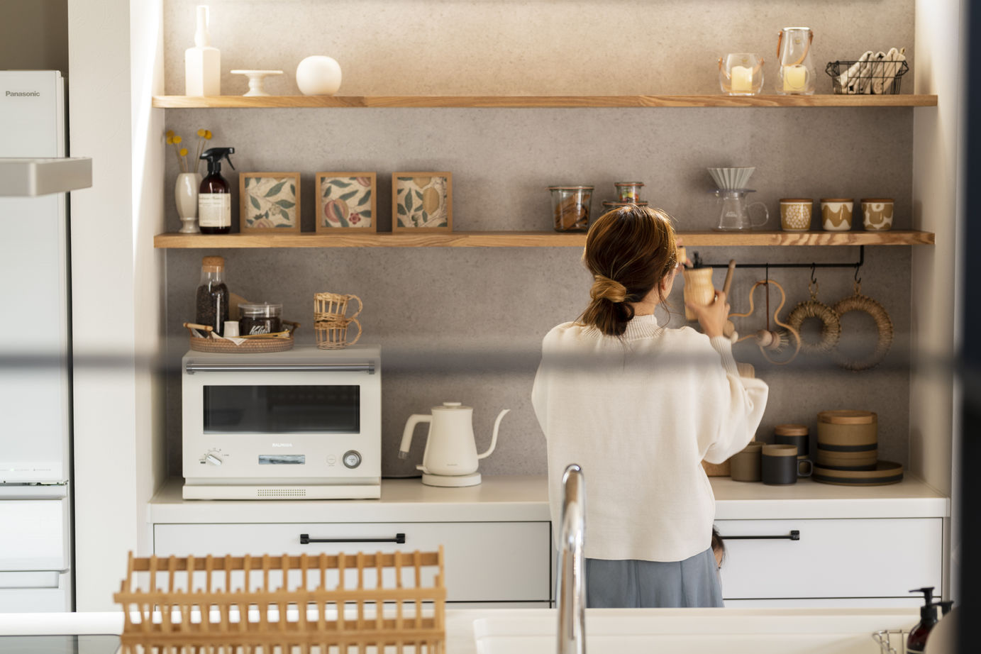竹内建設 【札幌市/ナチュラル/土間テラス】雑貨が映えるテラスとLDKを楽しむ、アウトドア好き家族のこだわりの家の建築実例画像6