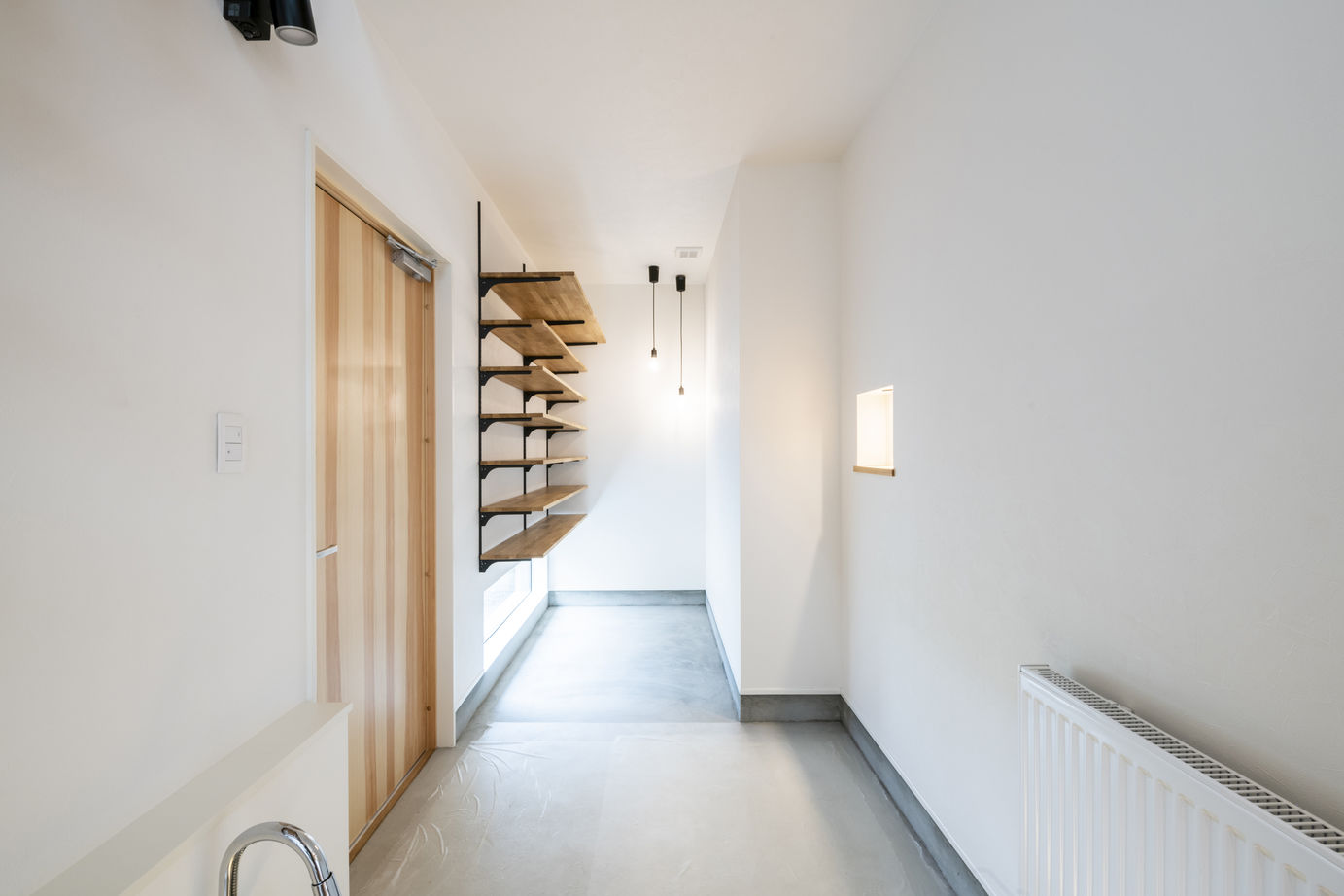 竹内建設 【札幌市/畳コーナー/シンプルモダン】吹き抜けがある寛げる家の建築実例画像3