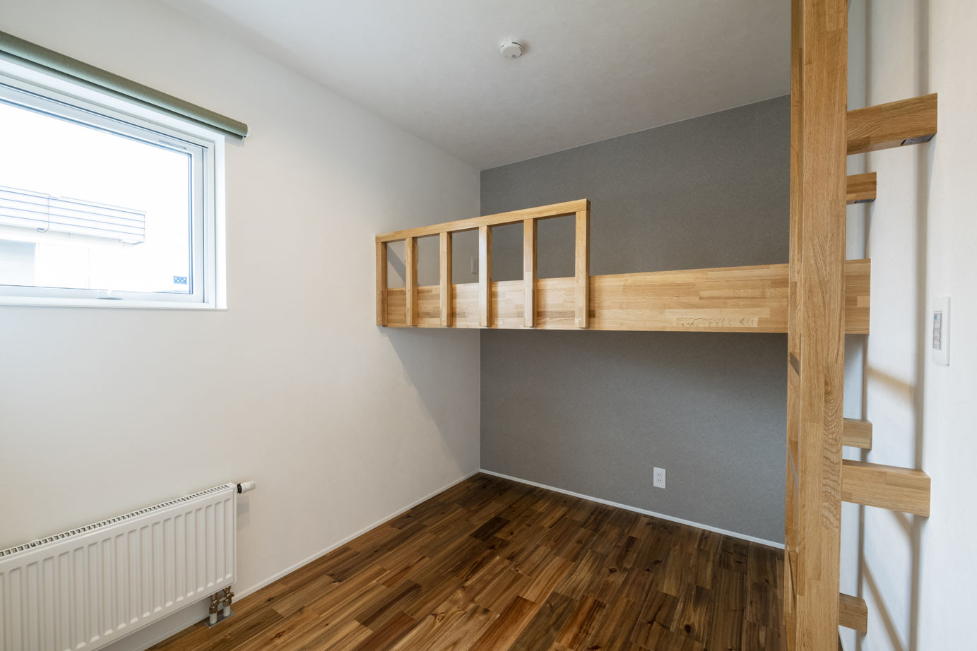 竹内建設 【札幌市/畳コーナー/シンプルモダン】吹き抜けがある寛げる家の建築実例画像9