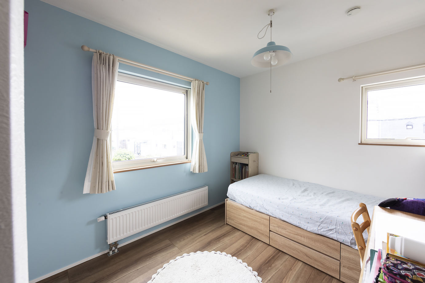 竹内建設 【札幌市/三角屋根/大量収納】白と木材のカフェ風な家の建築実例画像9