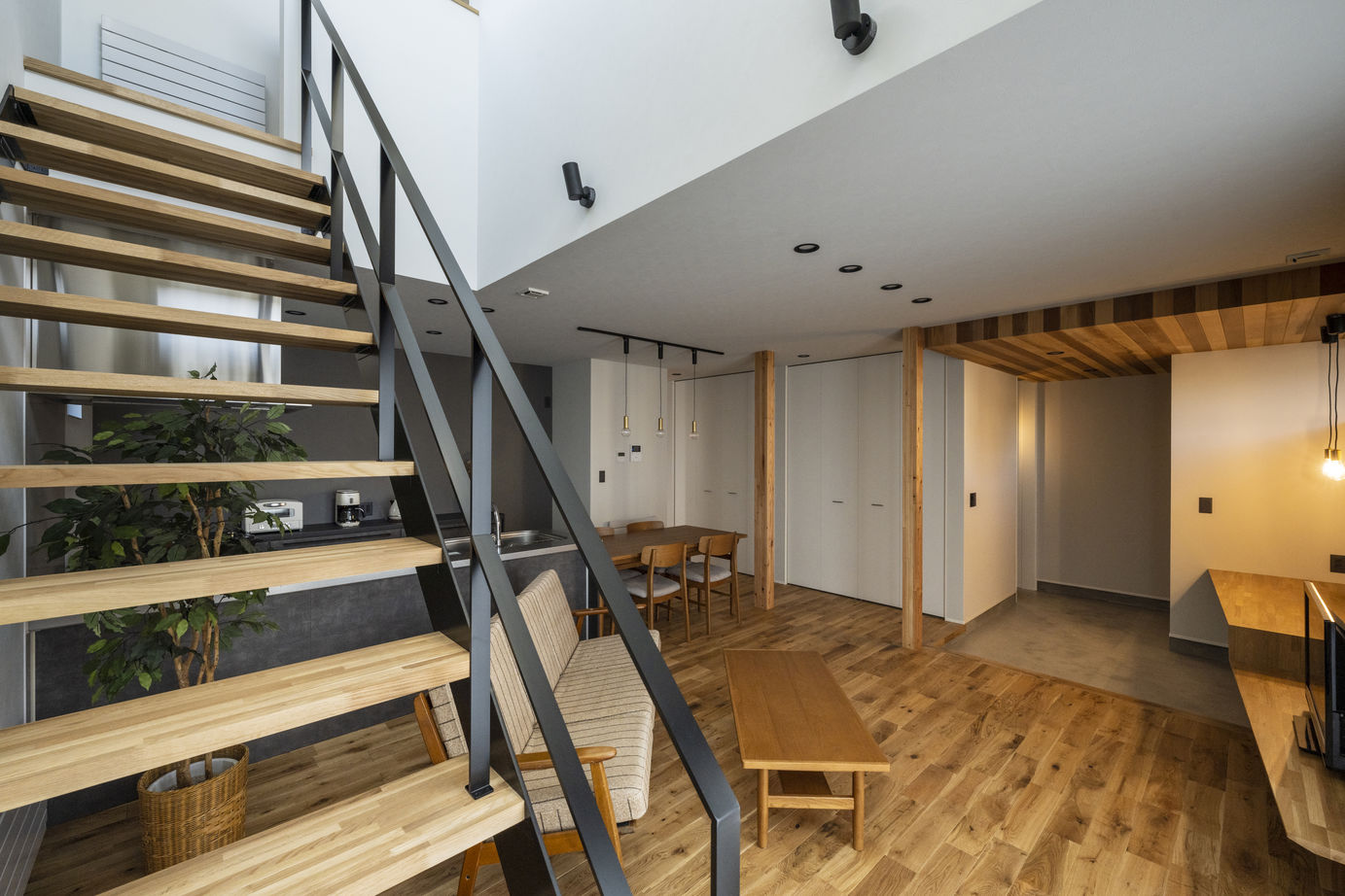 竹内建設 【札幌市/3LDK/玄関土間/シンプル】それぞれのプライベート時間を大切にした家の建築実例画像9